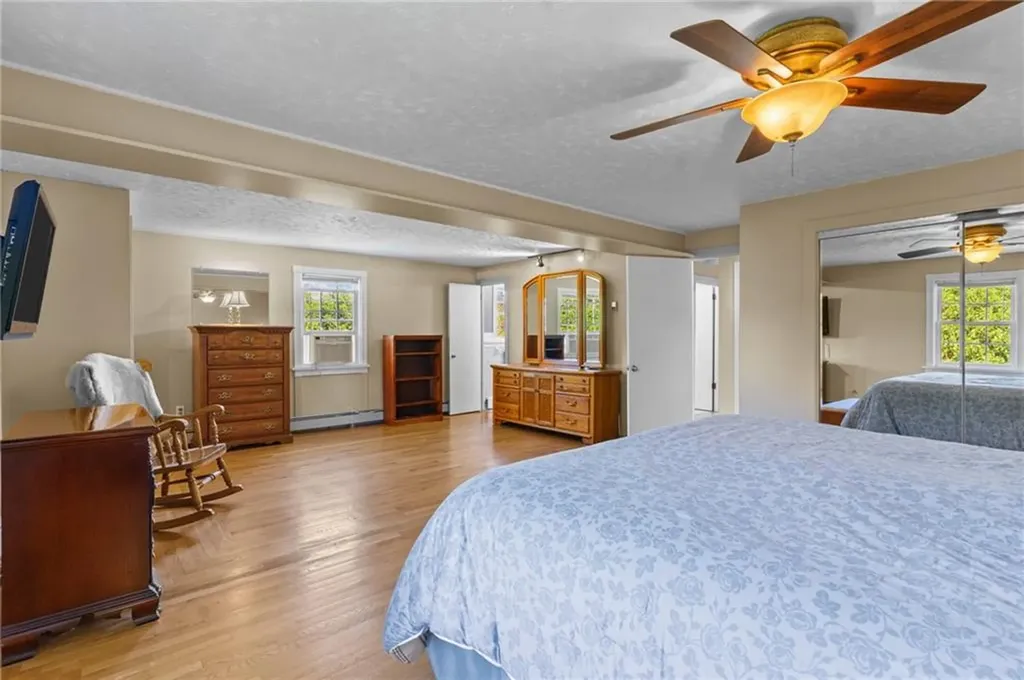63 Elmwood Avenue Middletown RI 02842