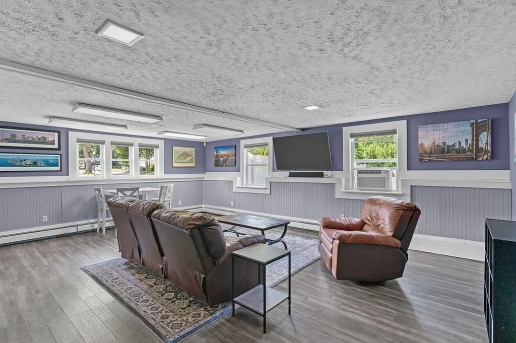 63 Elmwood Avenue Middletown RI 02842