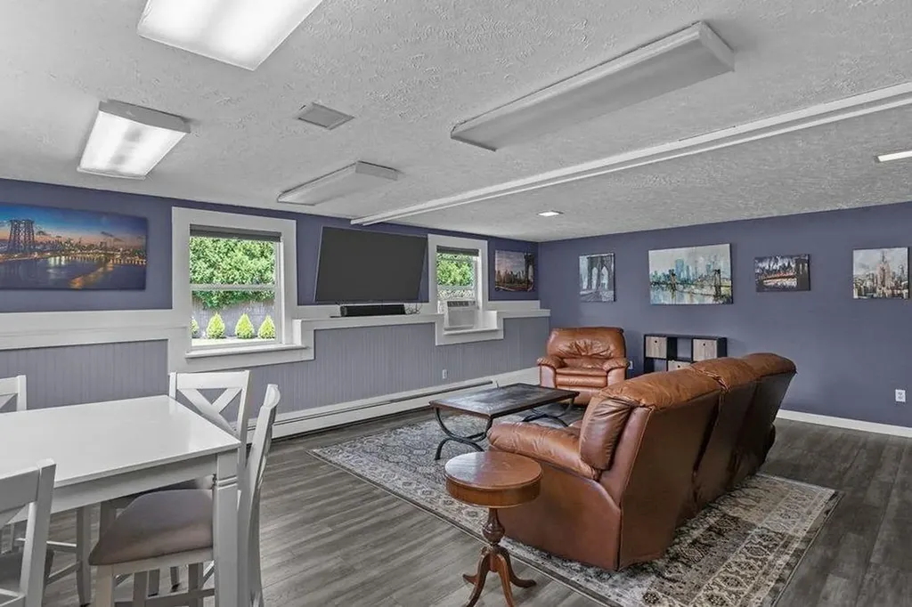 63 Elmwood Avenue Middletown RI 02842