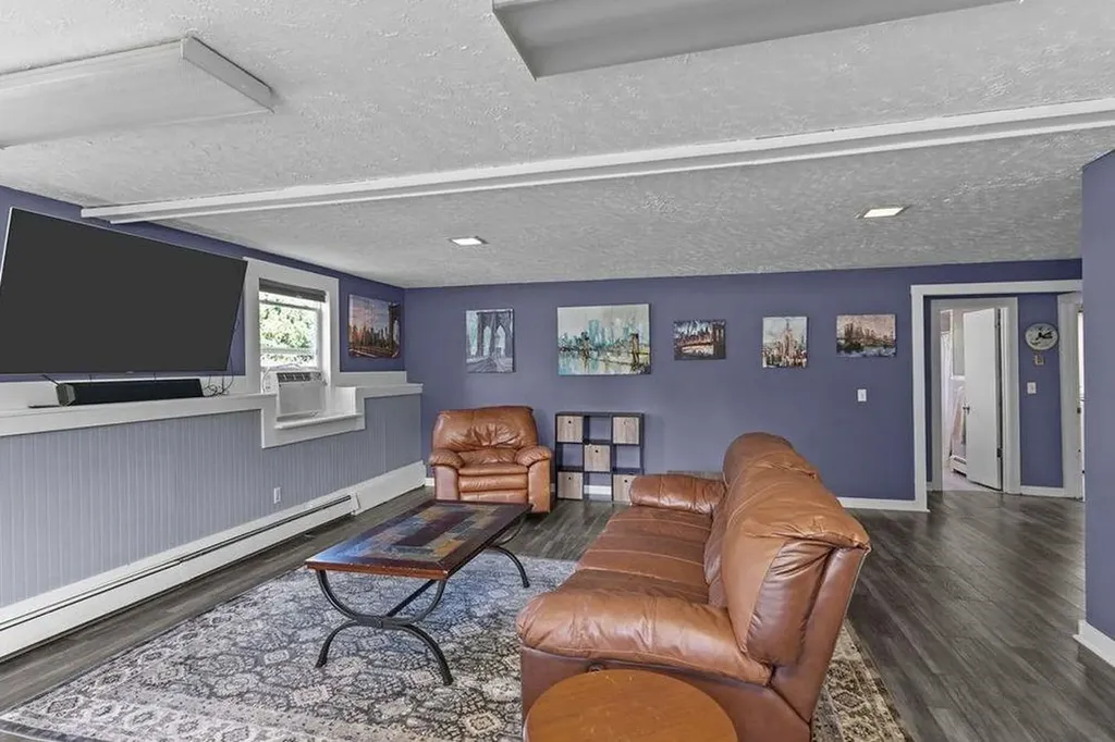 63 Elmwood Avenue Middletown RI 02842