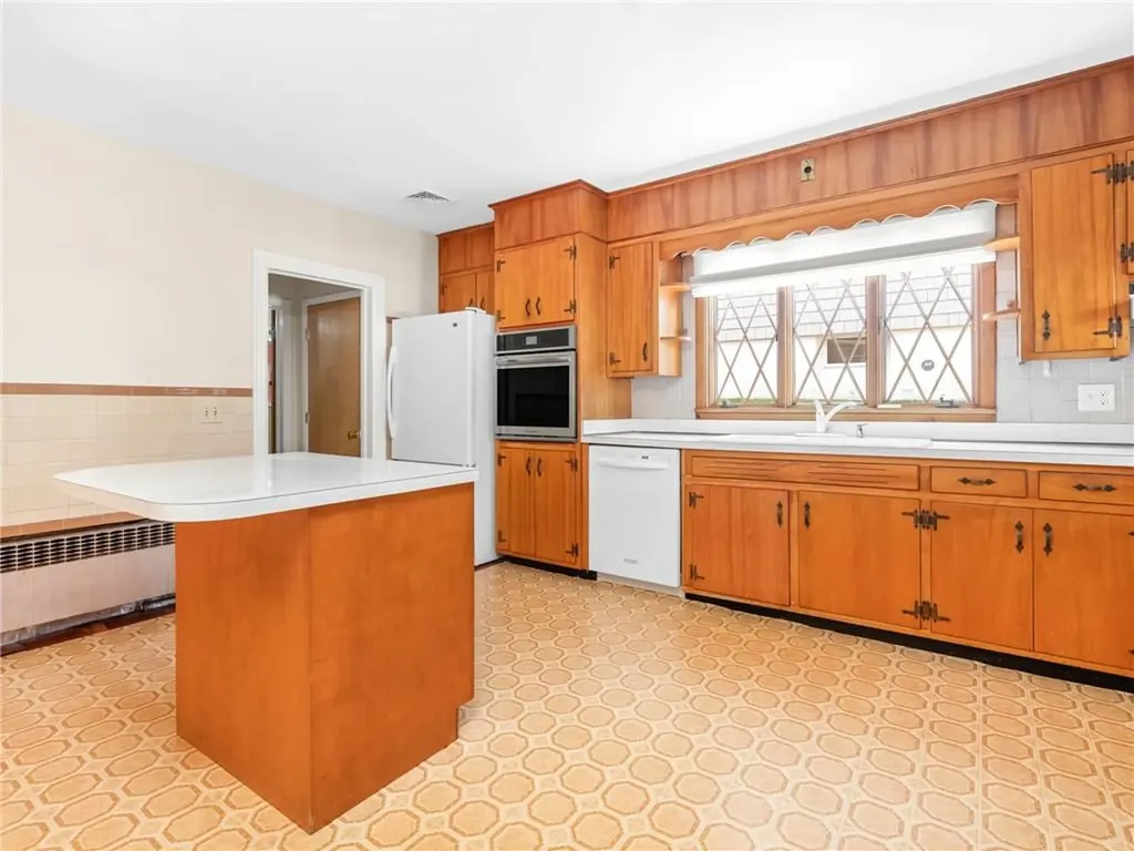 31 Linden Street Westerly RI 02891