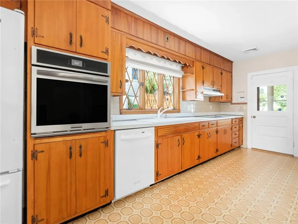 31 Linden Street Westerly RI 02891