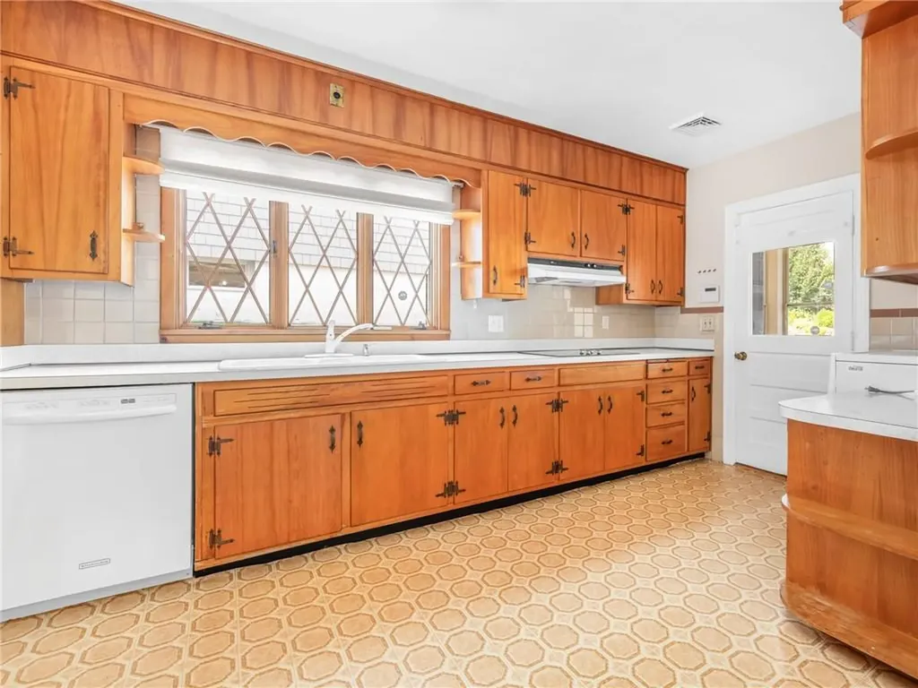 31 Linden Street Westerly RI 02891