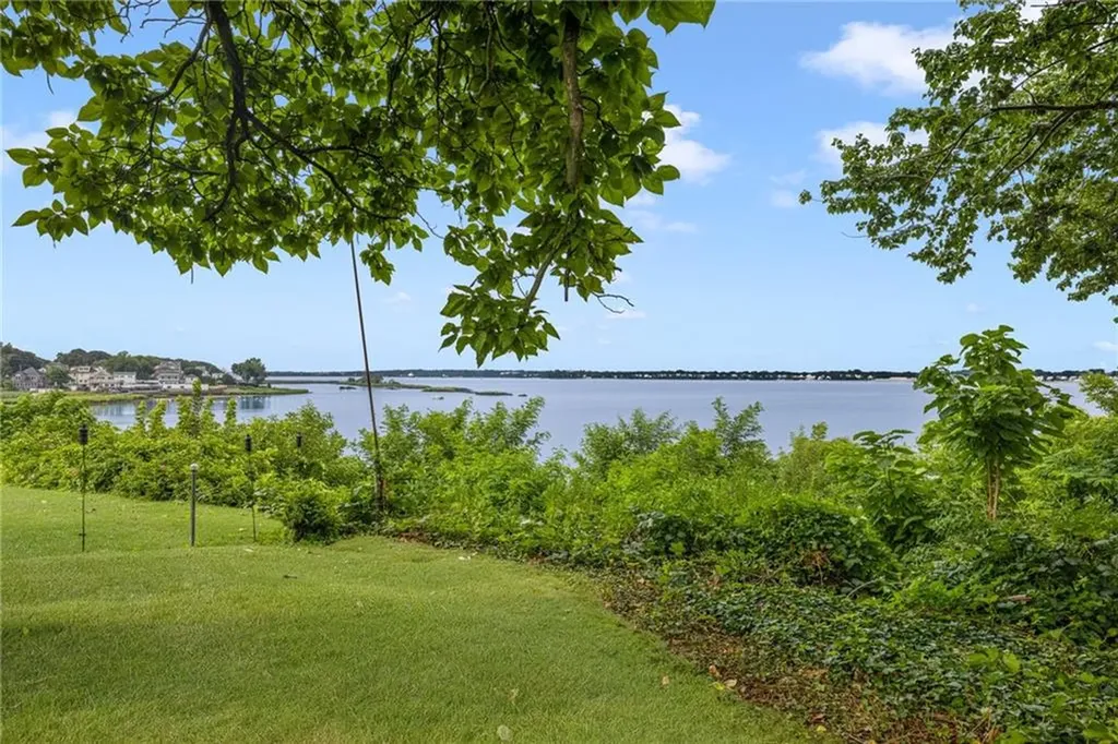 7 Lane 1 Warwick RI 02888
