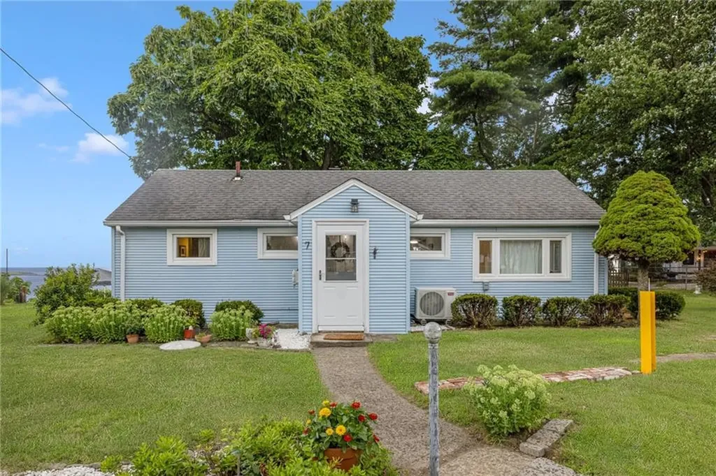 7 Lane 1 Warwick RI 02888
