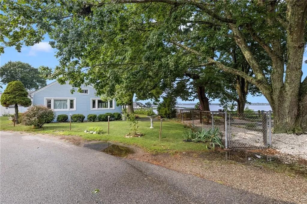 7 Lane 1 Warwick RI 02888
