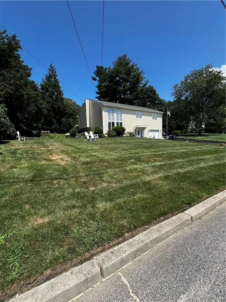 23 Angela Avenue Cranston RI 02921