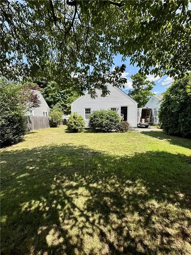 61 Burgess Avenue Pawtucket RI 02861