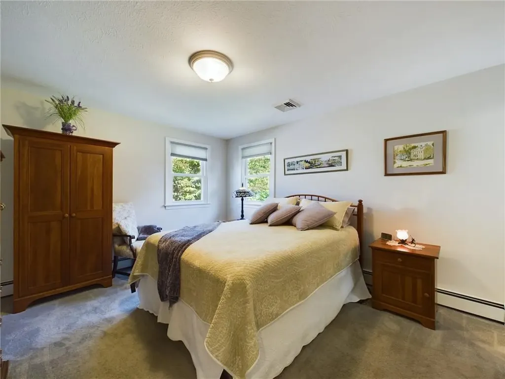 11 North Hillview Drive Narragansett RI 02882