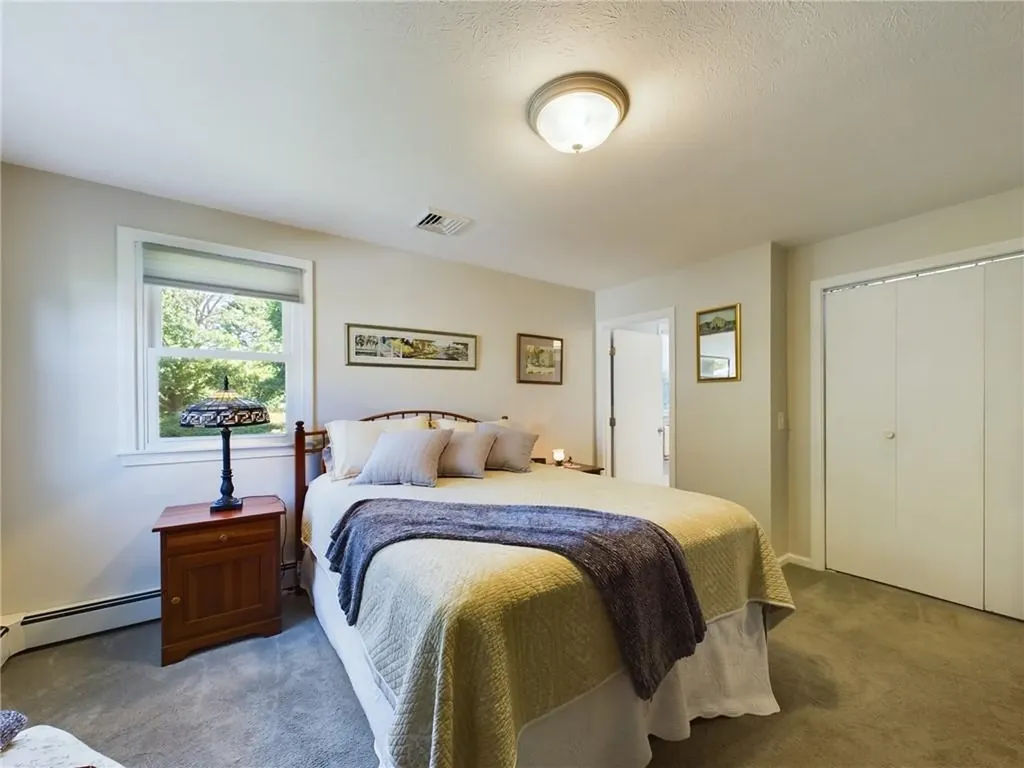 11 North Hillview Drive Narragansett RI 02882