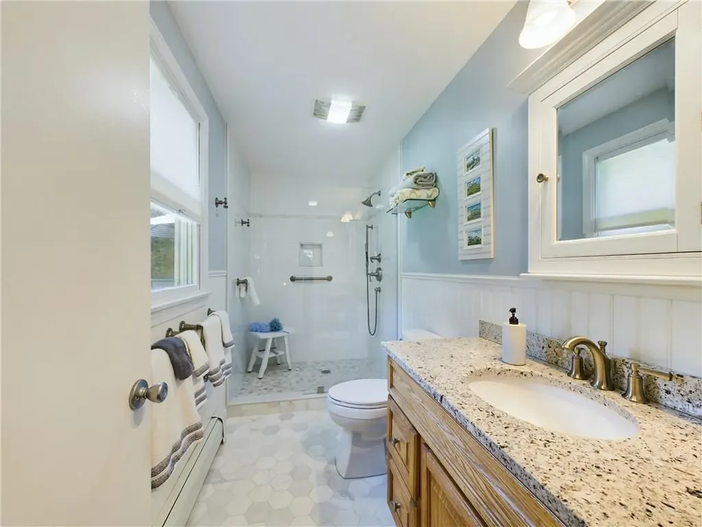 11 North Hillview Drive Narragansett RI 02882