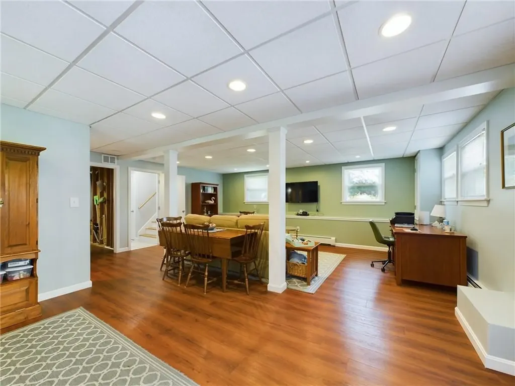 11 North Hillview Drive Narragansett RI 02882