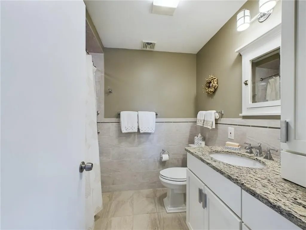 11 North Hillview Drive Narragansett RI 02882