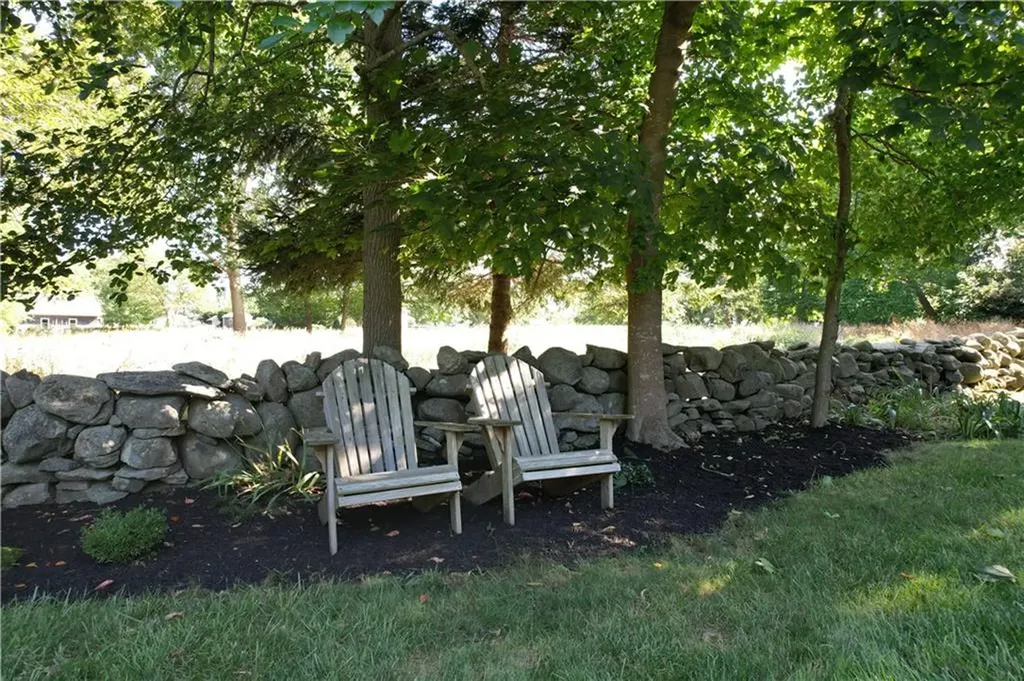 11 North Hillview Drive Narragansett RI 02882