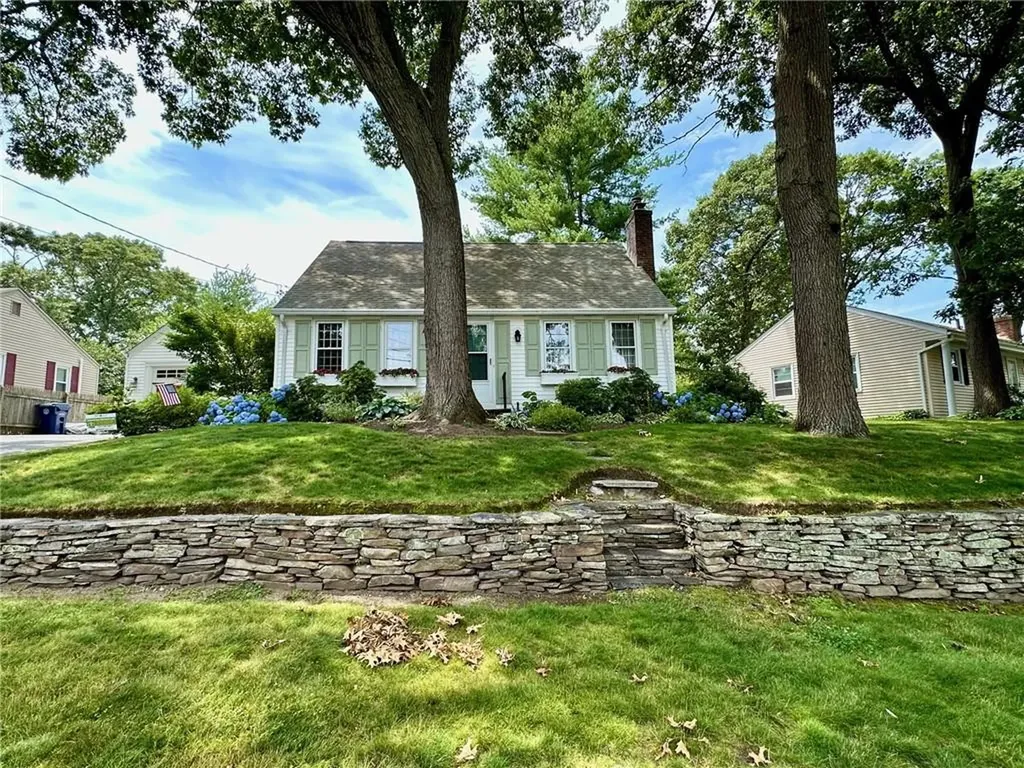 79 Rutherford Avenue Warwick RI 02886