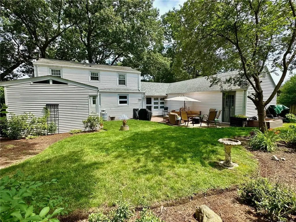 79 Rutherford Avenue Warwick RI 02886