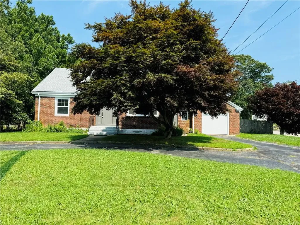30 Hobart Street Westerly RI 02891