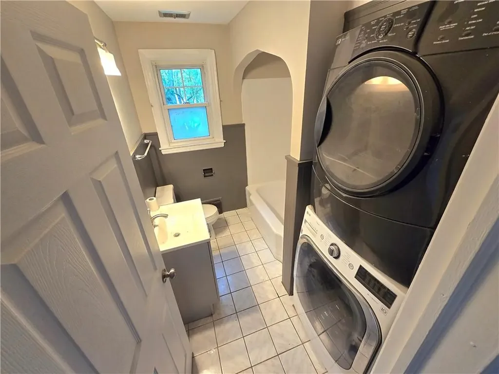 30 Hobart Street Westerly RI 02891
