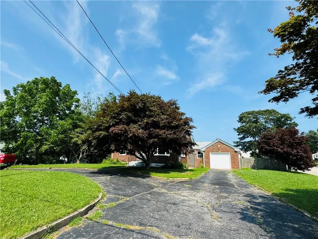 30 Hobart Street Westerly RI 02891