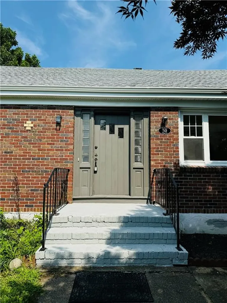 30 Hobart Street Westerly RI 02891