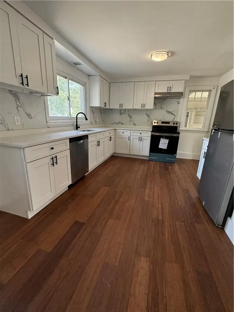 30 Hobart Street Westerly RI 02891