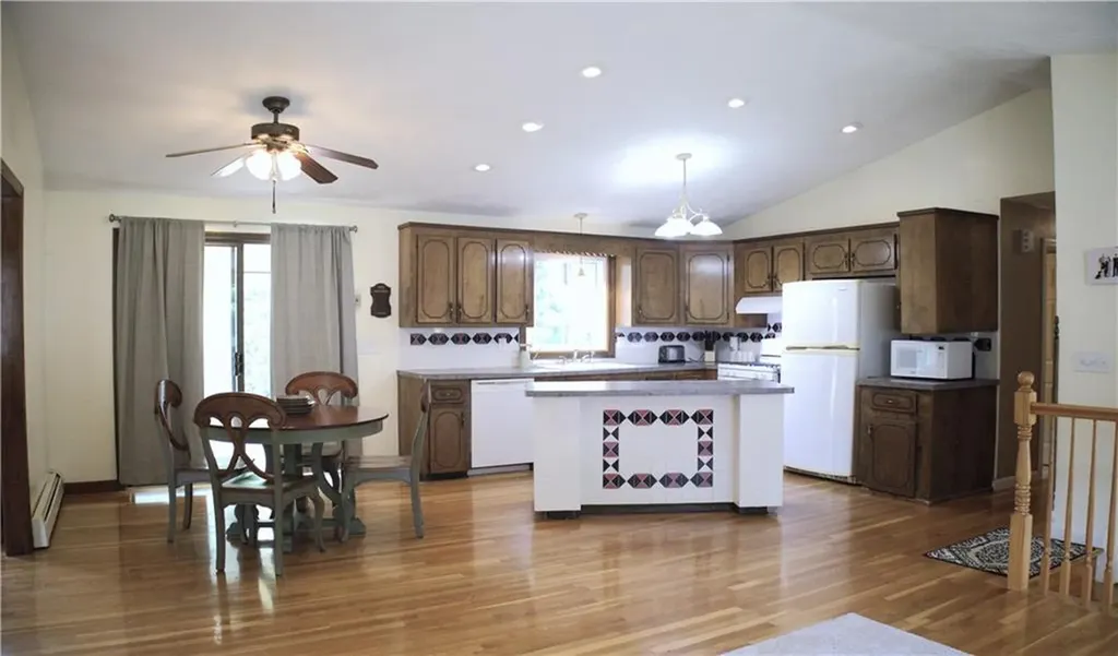 7 Red Oak Drive Coventry RI 02816