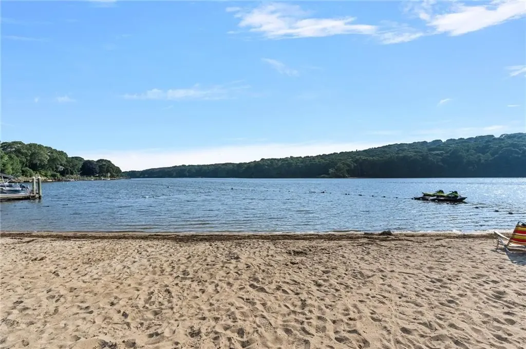 133 Winterberry Road Narragansett RI 02874