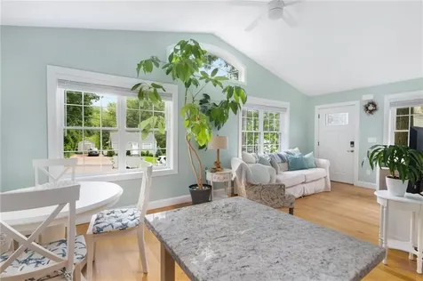 133 Winterberry Road Narragansett RI 02874