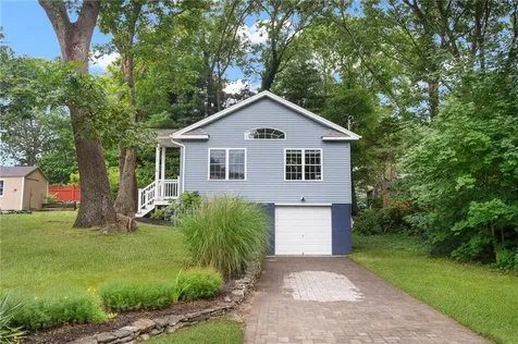 133 Winterberry Road Narragansett RI 02874