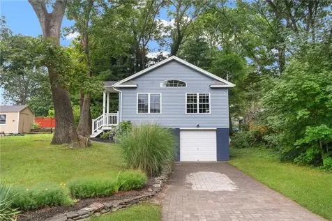 133 Winterberry Road Narragansett RI 02874