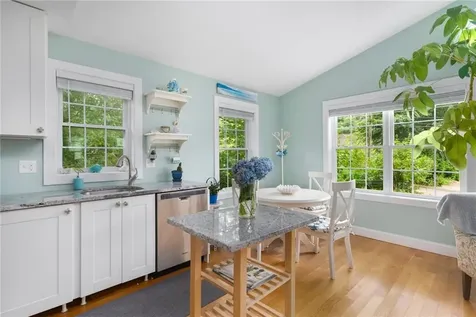 133 Winterberry Road Narragansett RI 02874