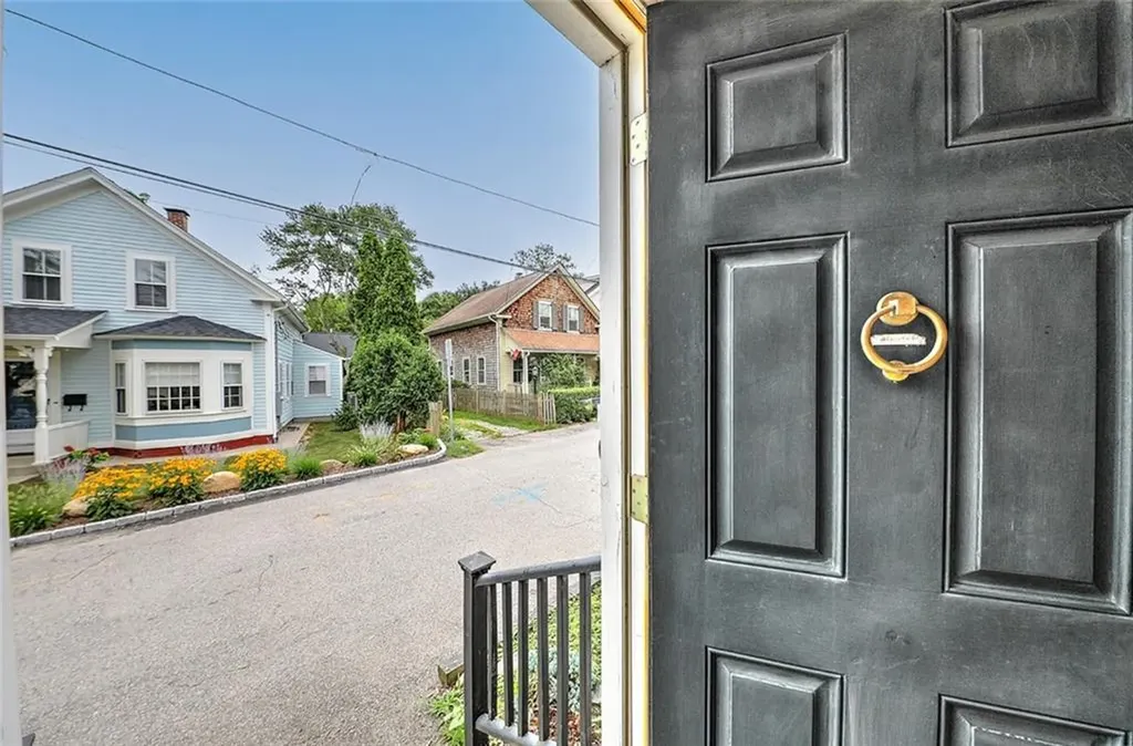 27 Bank Street Warwick RI 02888