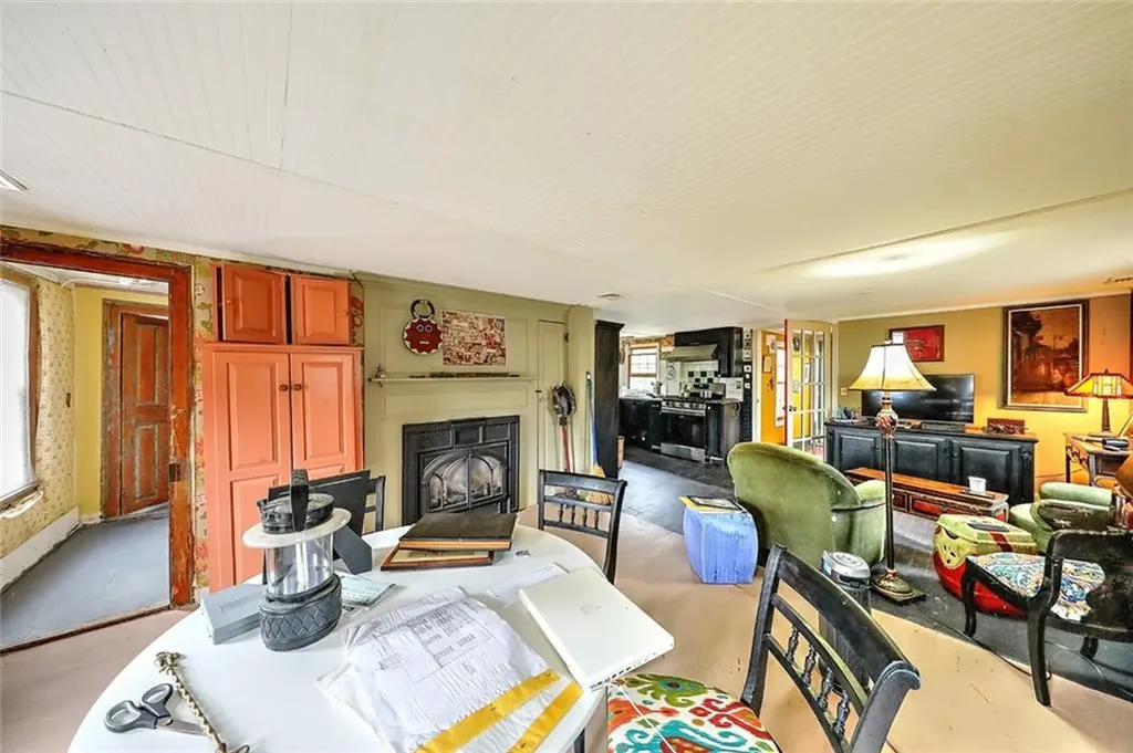 27 Bank Street Warwick RI 02888