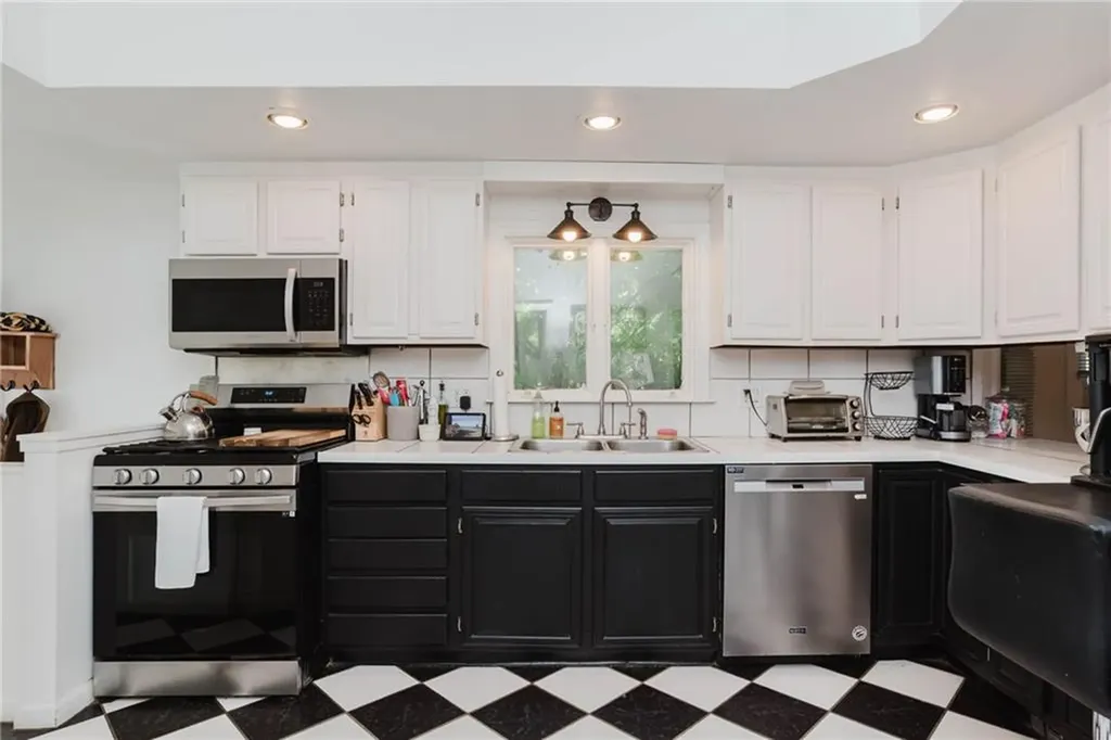 48 Crawford Street Cranston RI 02910