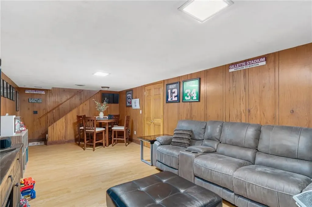 45 Verdant Lane Warwick RI 02886
