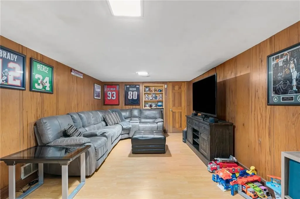45 Verdant Lane Warwick RI 02886