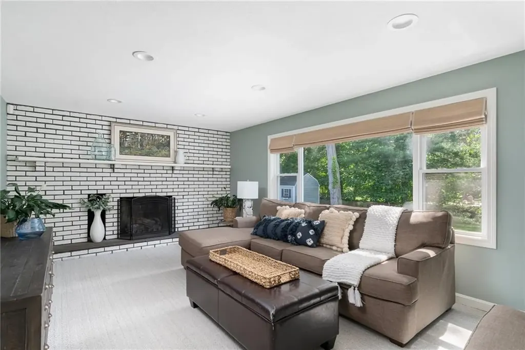 45 Verdant Lane Warwick RI 02886