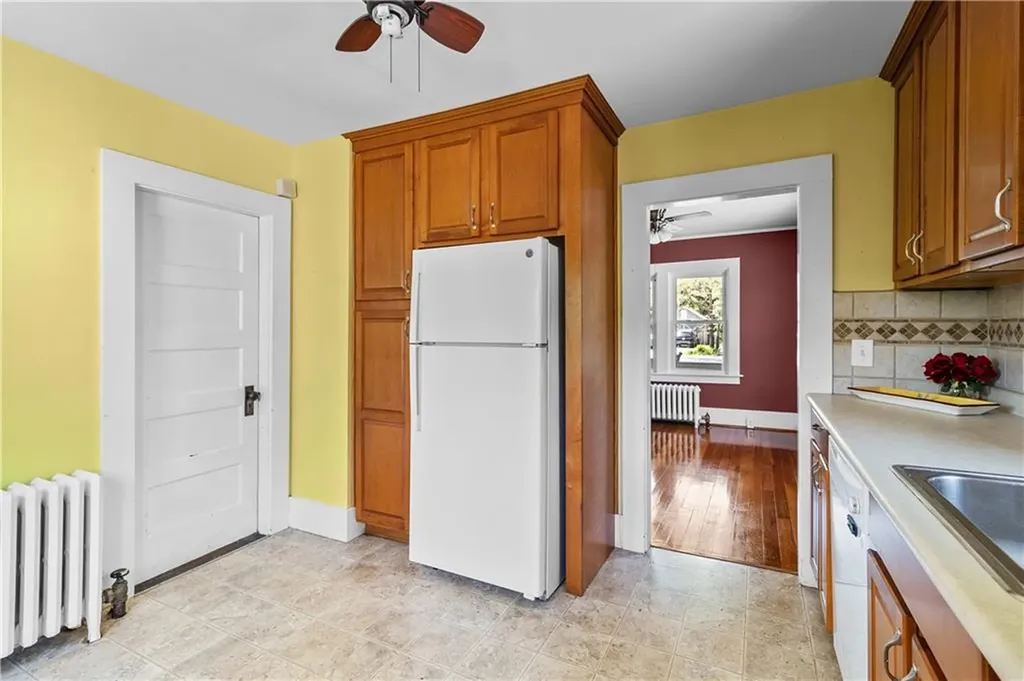 3691 Kingstown Road South Kingstown RI 02892
