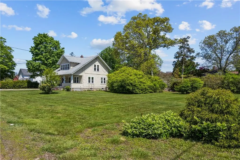 3691 Kingstown Road South Kingstown RI 02892