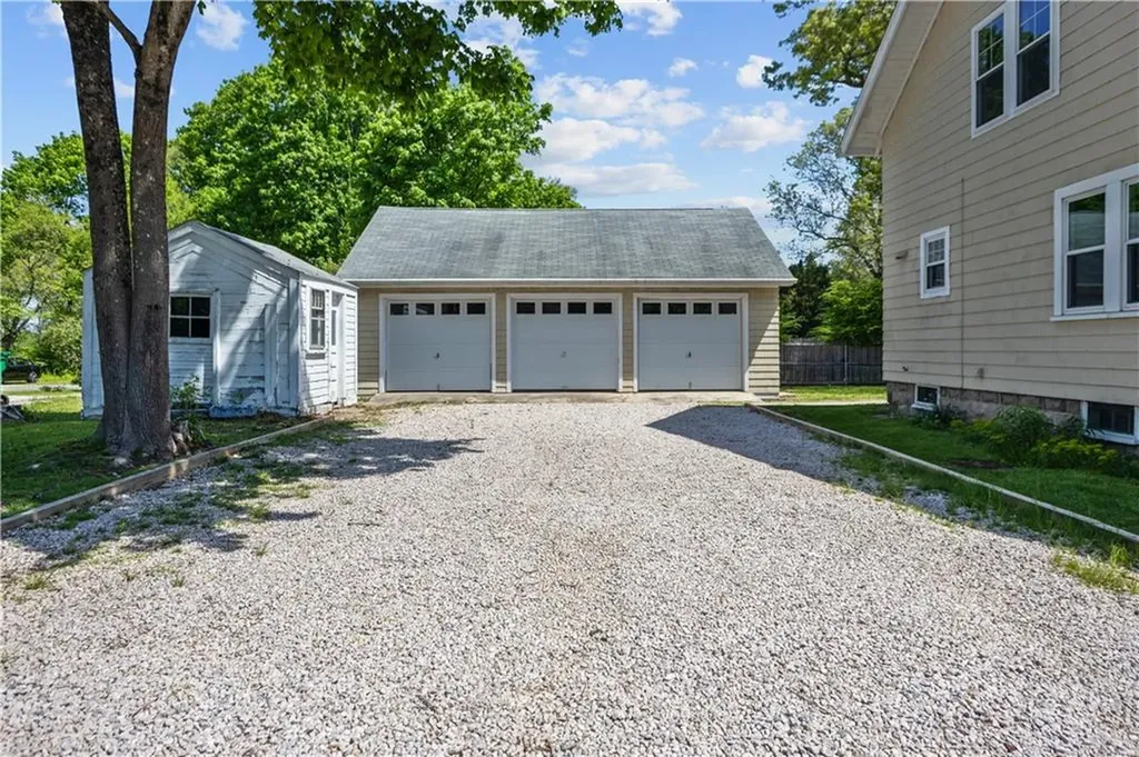3691 Kingstown Road South Kingstown RI 02892