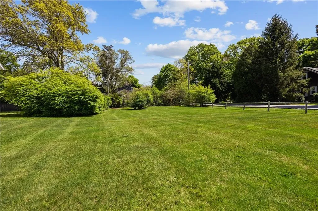3691 Kingstown Road South Kingstown RI 02892