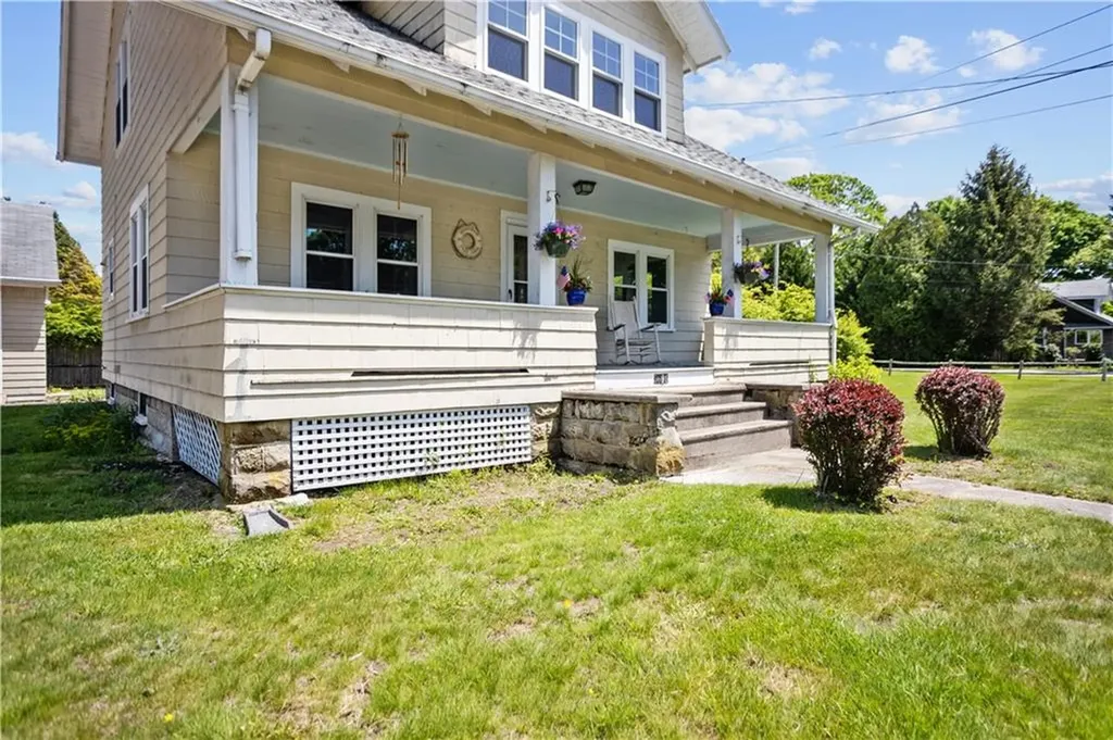 3691 Kingstown Road South Kingstown RI 02892