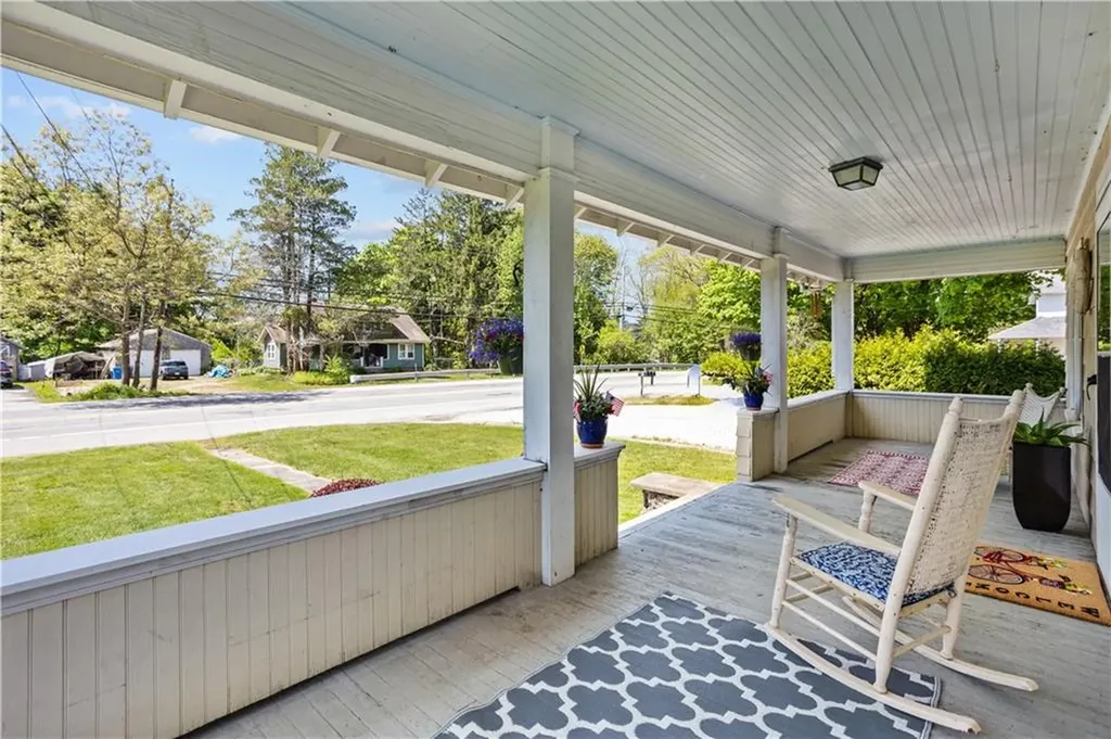 3691 Kingstown Road South Kingstown RI 02892