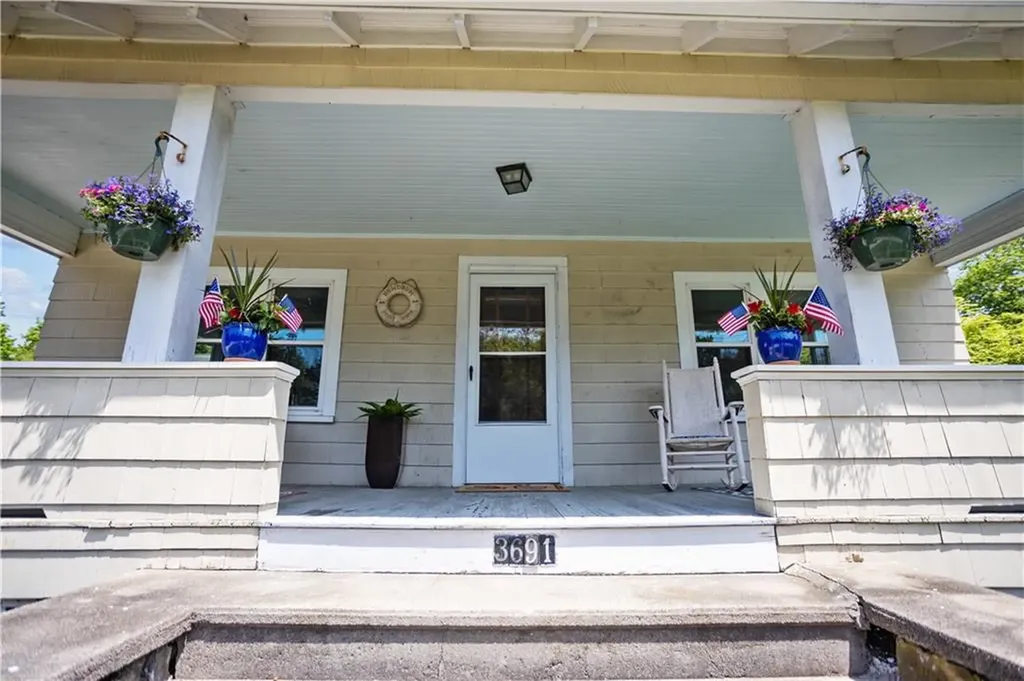 3691 Kingstown Road South Kingstown RI 02892