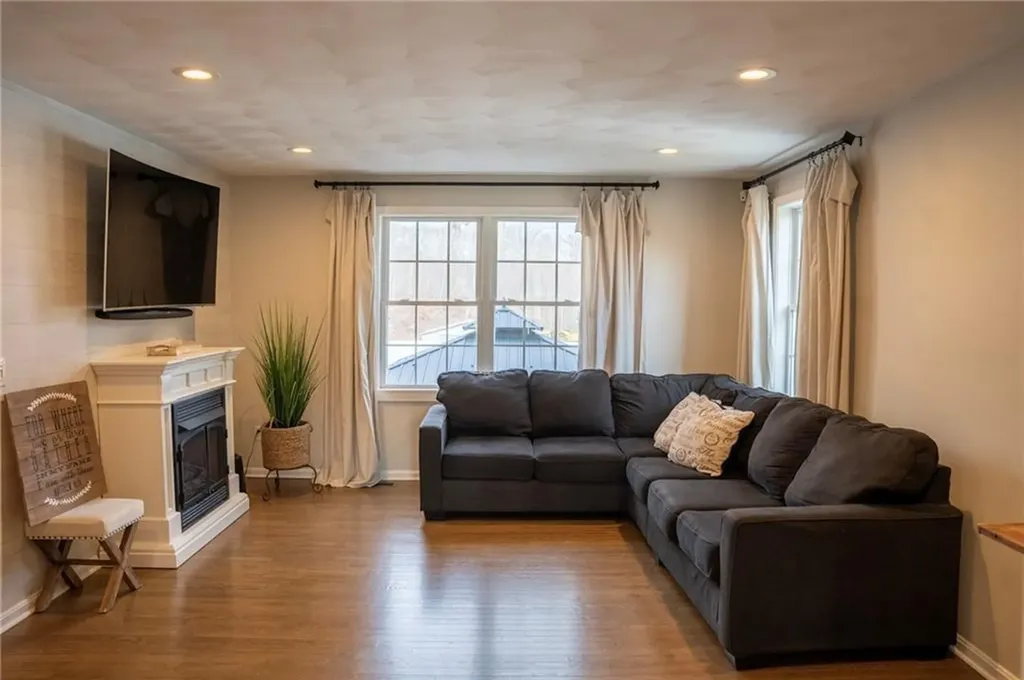 35 Gilcrest Drive West Warwick RI 02893