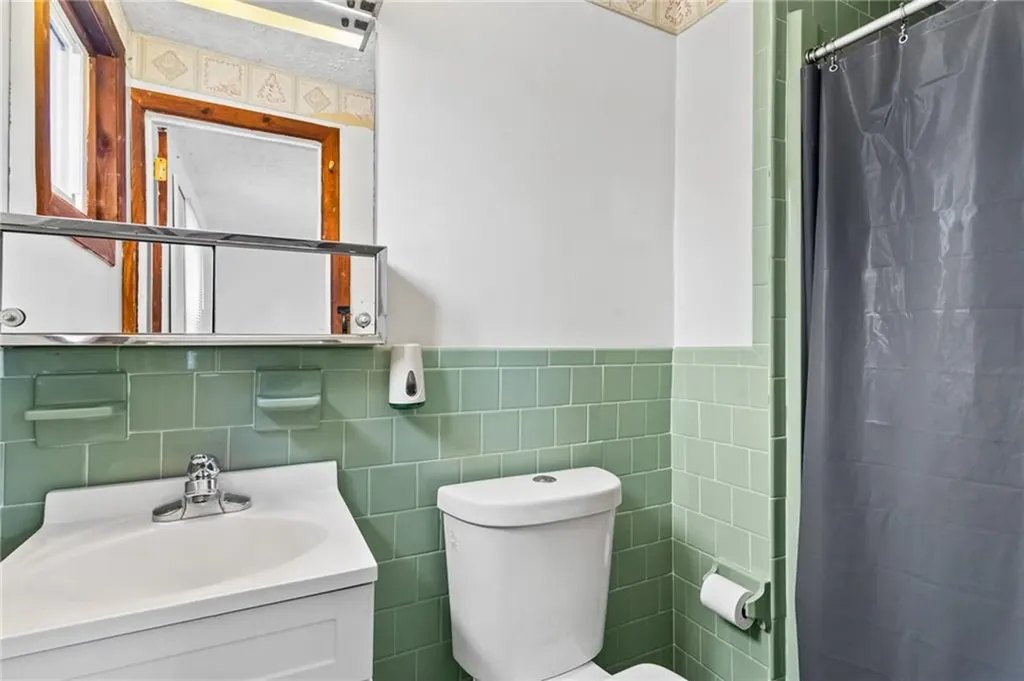 1170 Aquidneck Avenue Middletown RI 02842