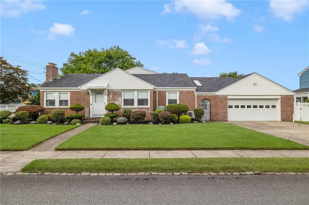 110 Elsie Street Cranston RI 02910