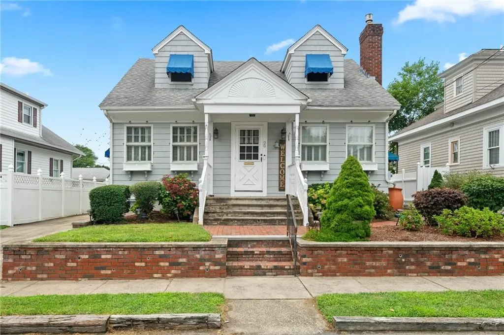29 Harvey Avenue East Providence RI 02915