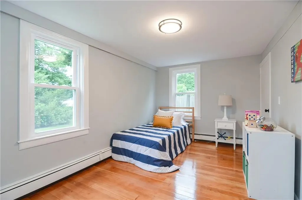 39 Sowamsett Avenue Warren RI 02885