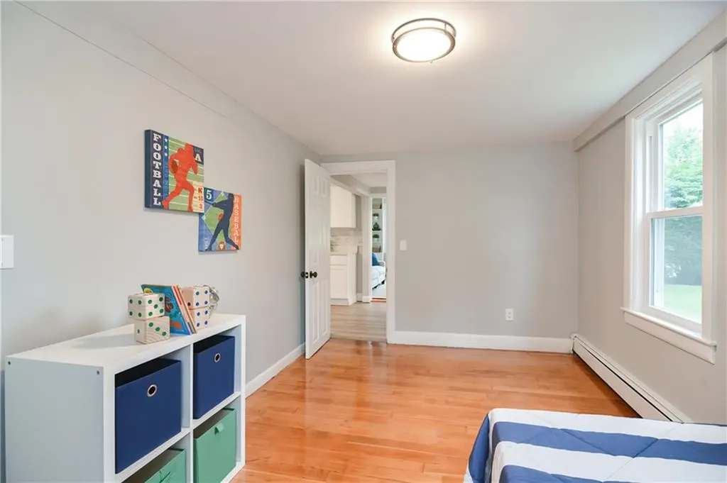 39 Sowamsett Avenue Warren RI 02885